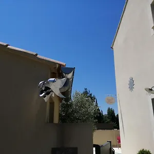  Hébergement de vacances Le Cabanon De Laura